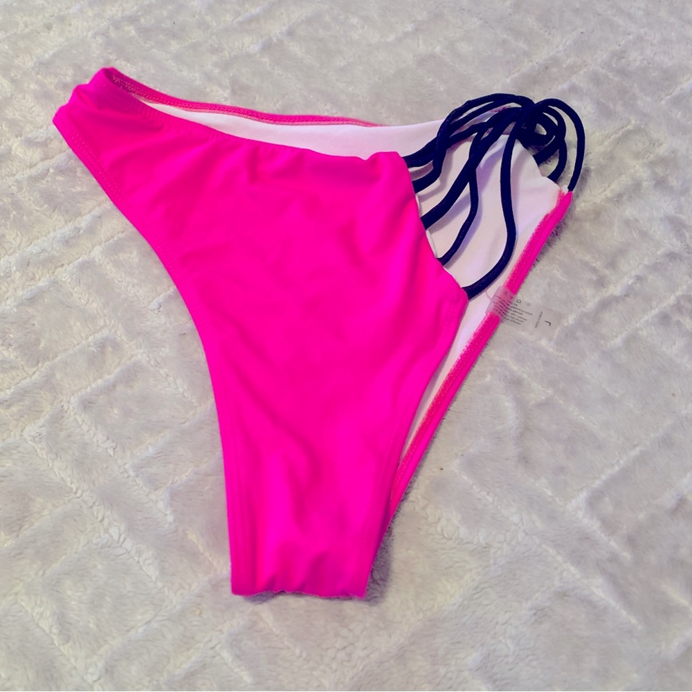 WOMENS BIKINI 👙 BOTTOMS ONLY!!!🌸👙🕶️💦 - Picture 3 of 4